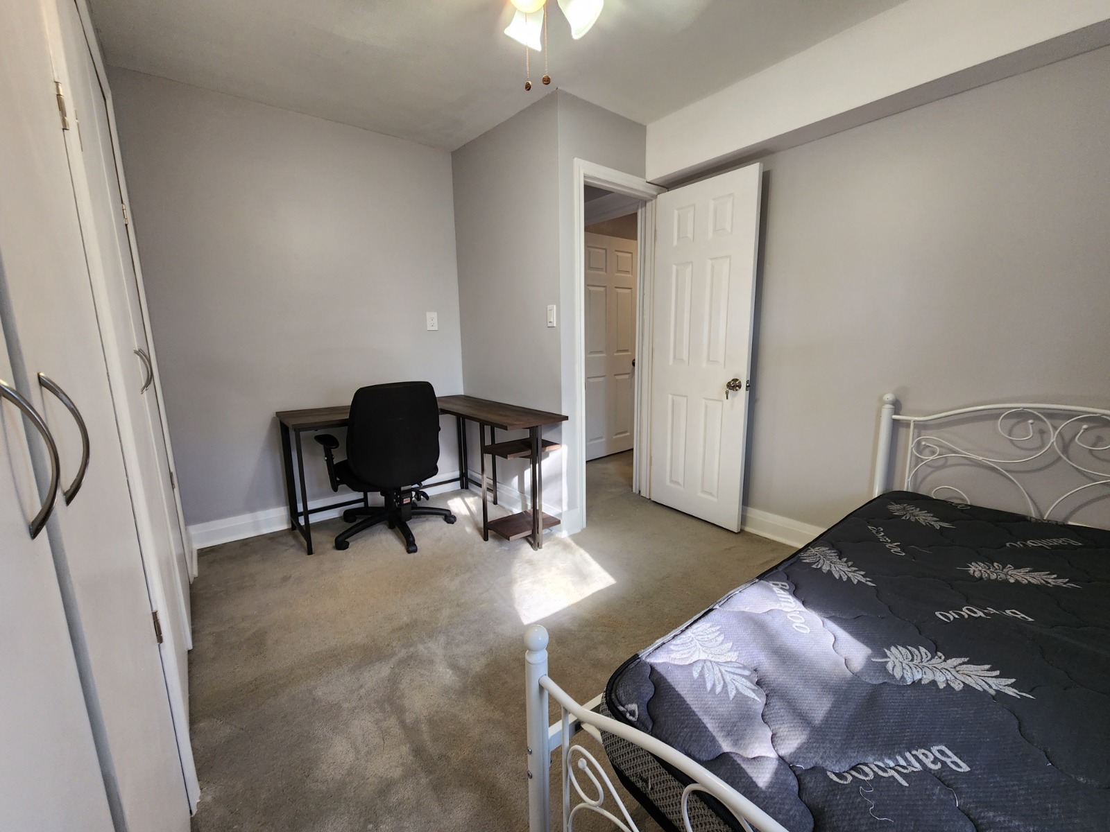 343 Randolph Avenue - Room 6