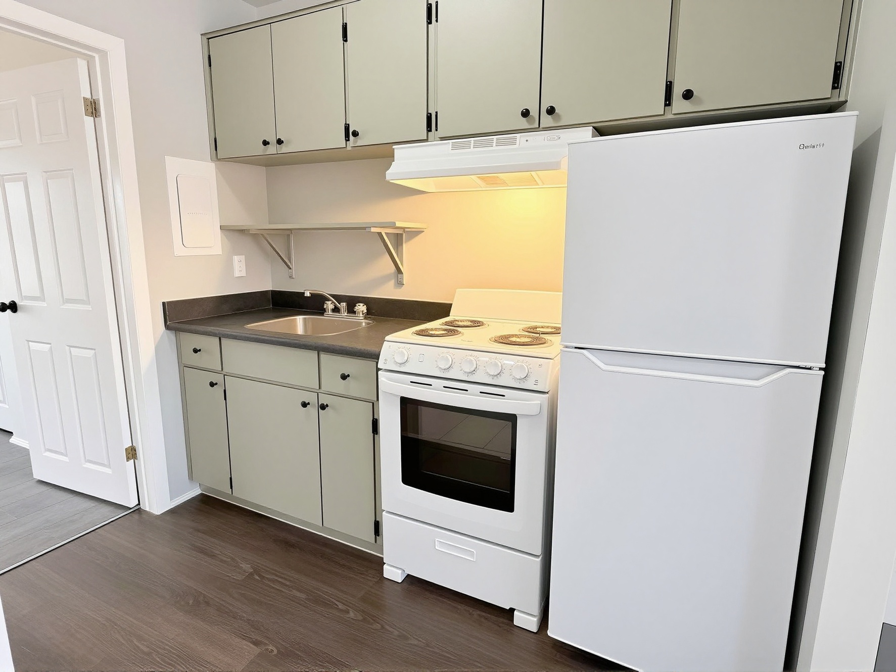 700 Indian Road North - 10