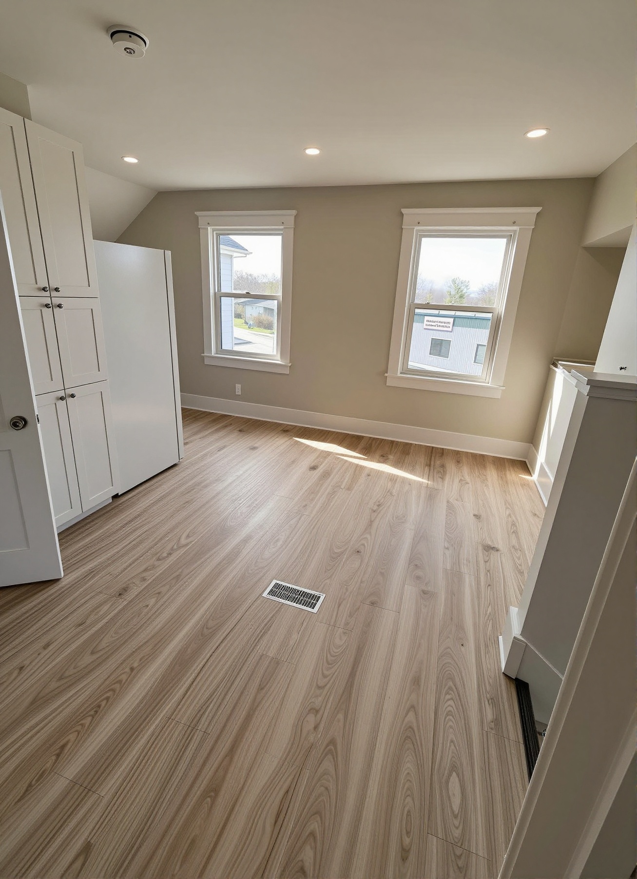 140 Ontario Street - Upper