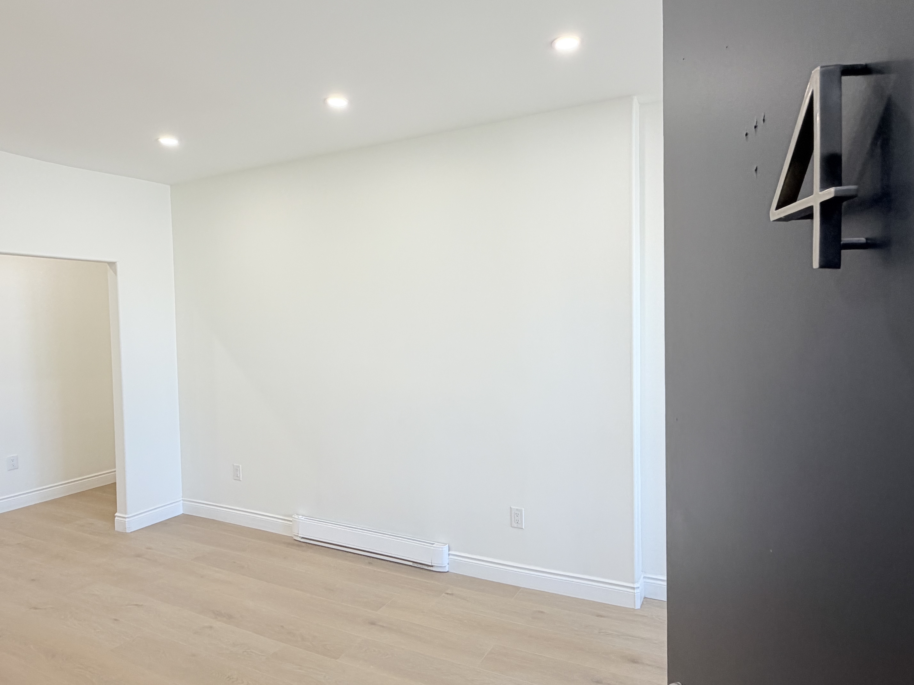 691 Ouellette Avenue - 4
