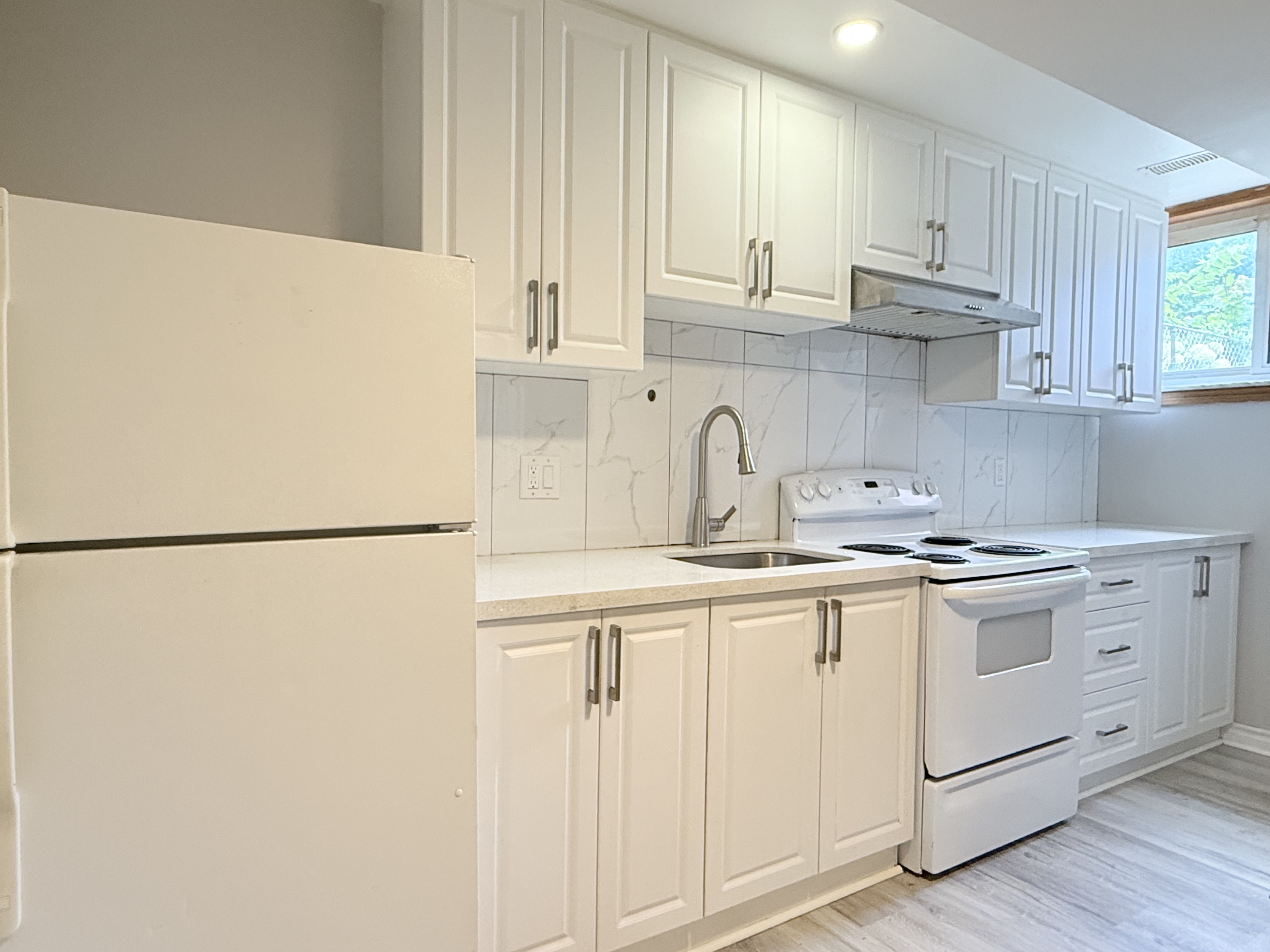 567 Campbell Avenue - Upper