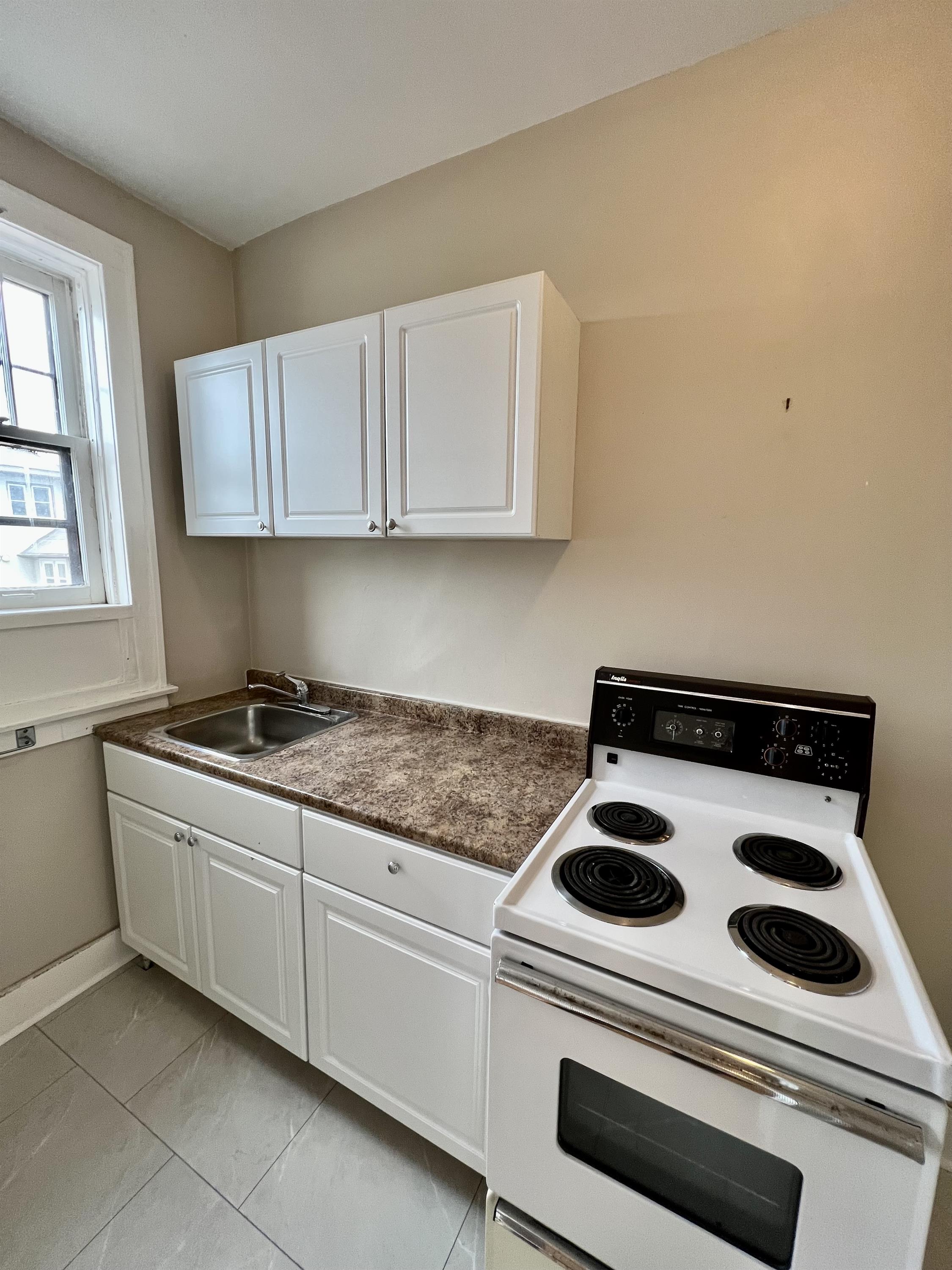 36 Hanna Street West - Unit 7