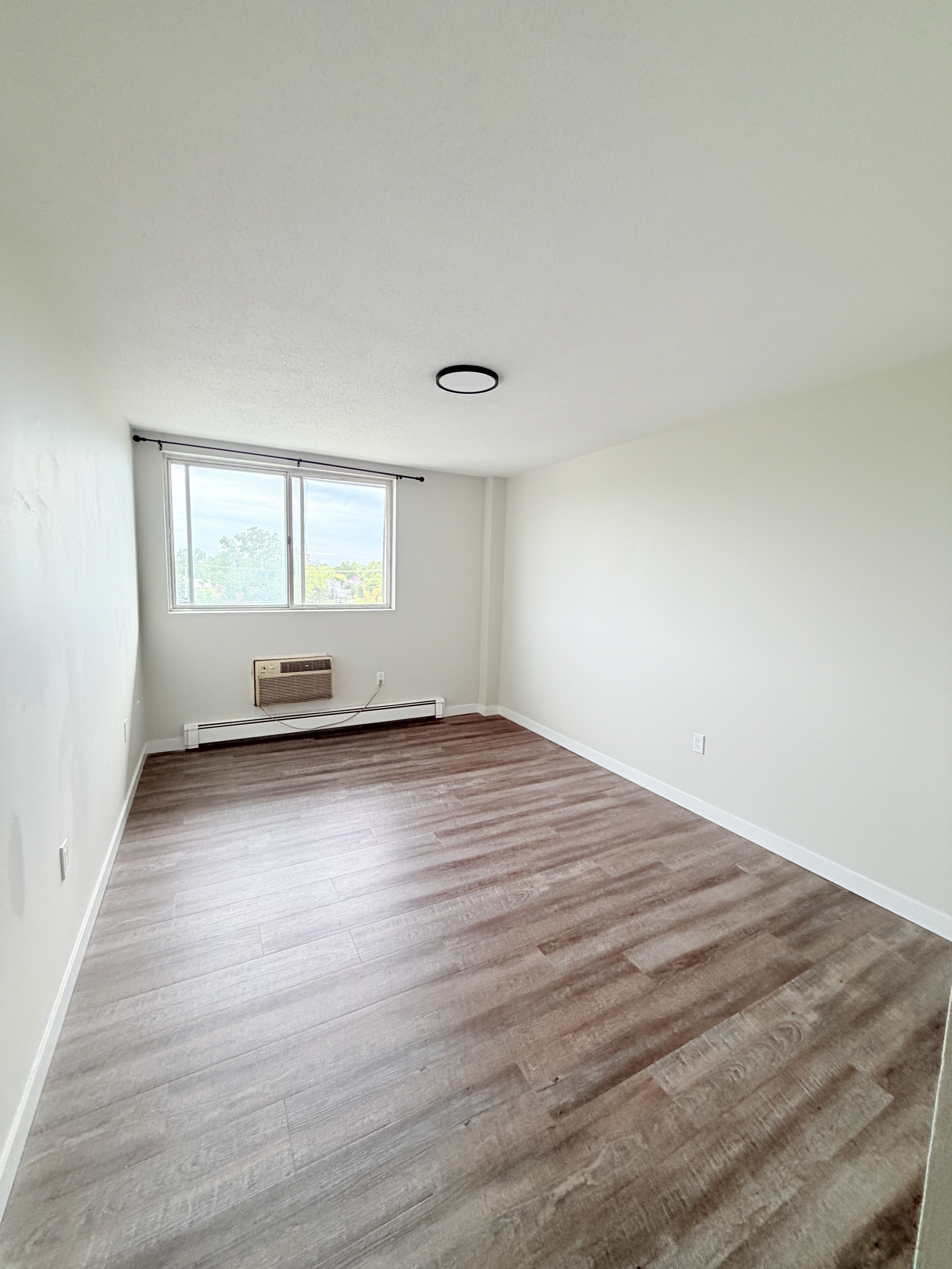 131 College Avenue South - 503