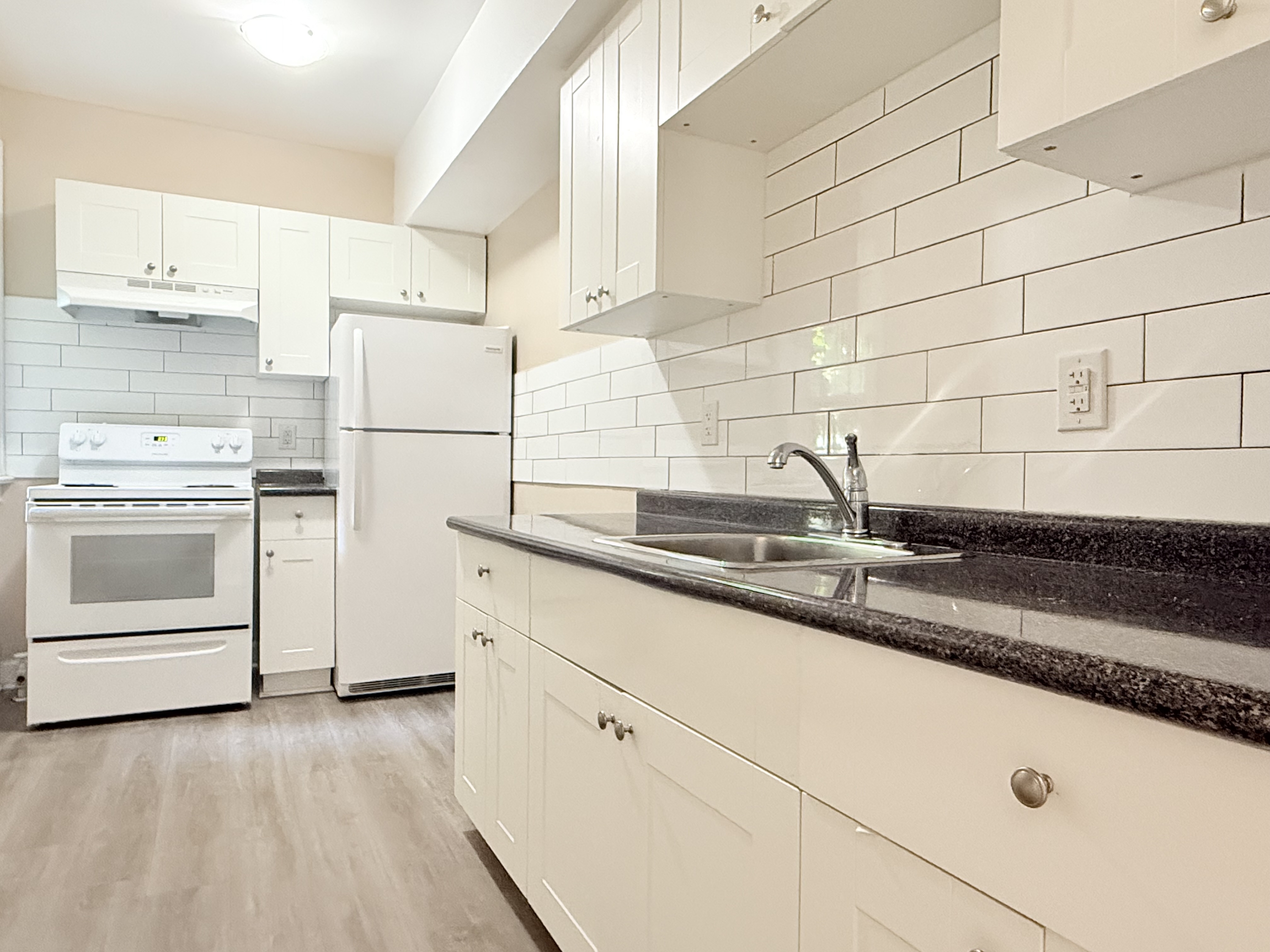 524 Pitt Street West - 206