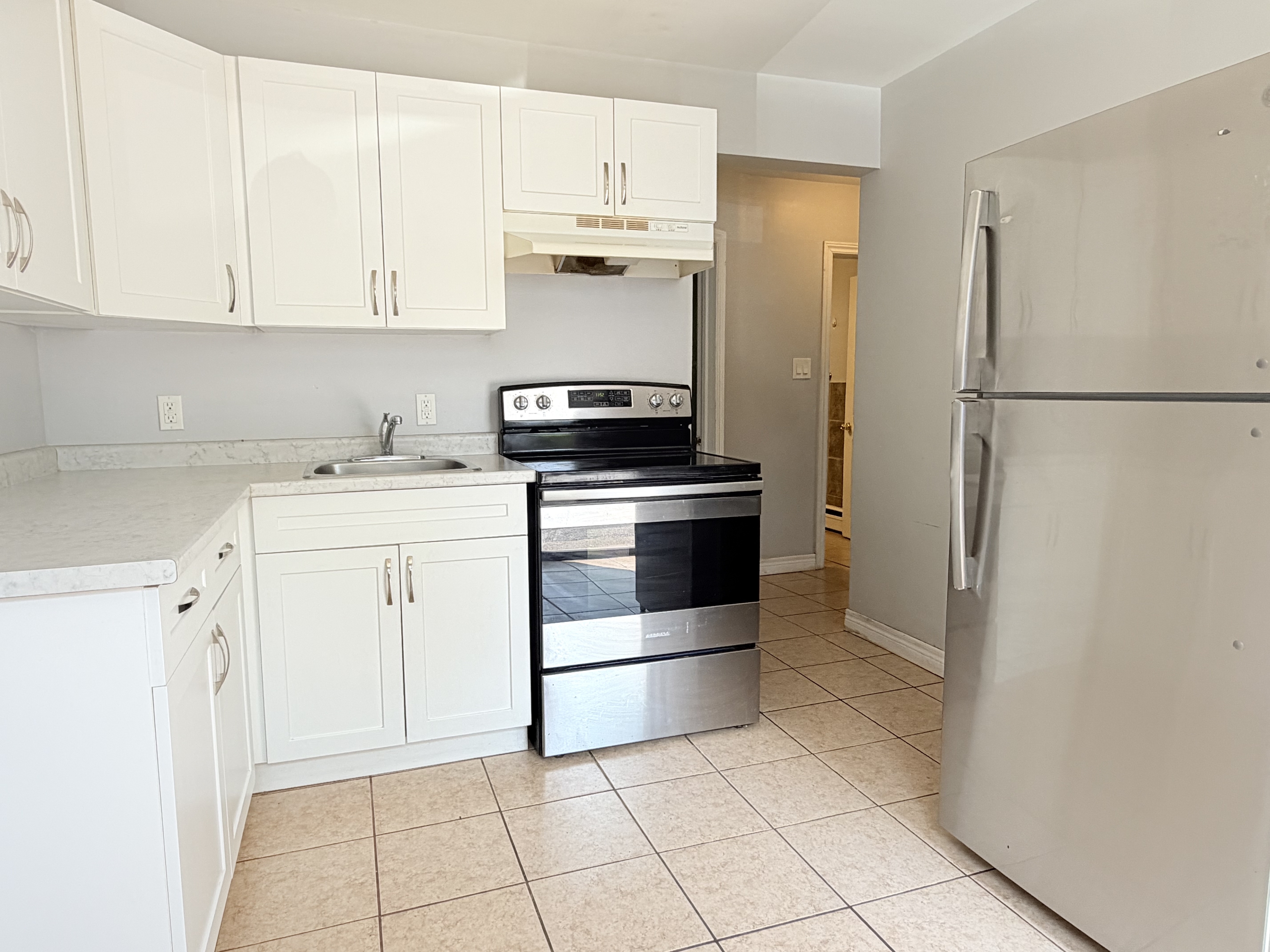 537 Confederation Street - 1