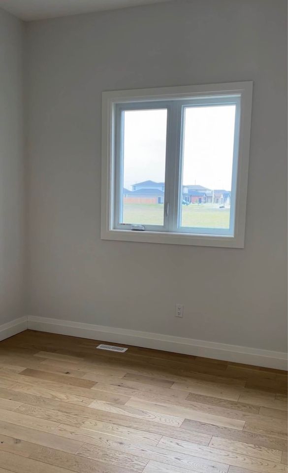 601 SWEETBAY Crescent - Room 2