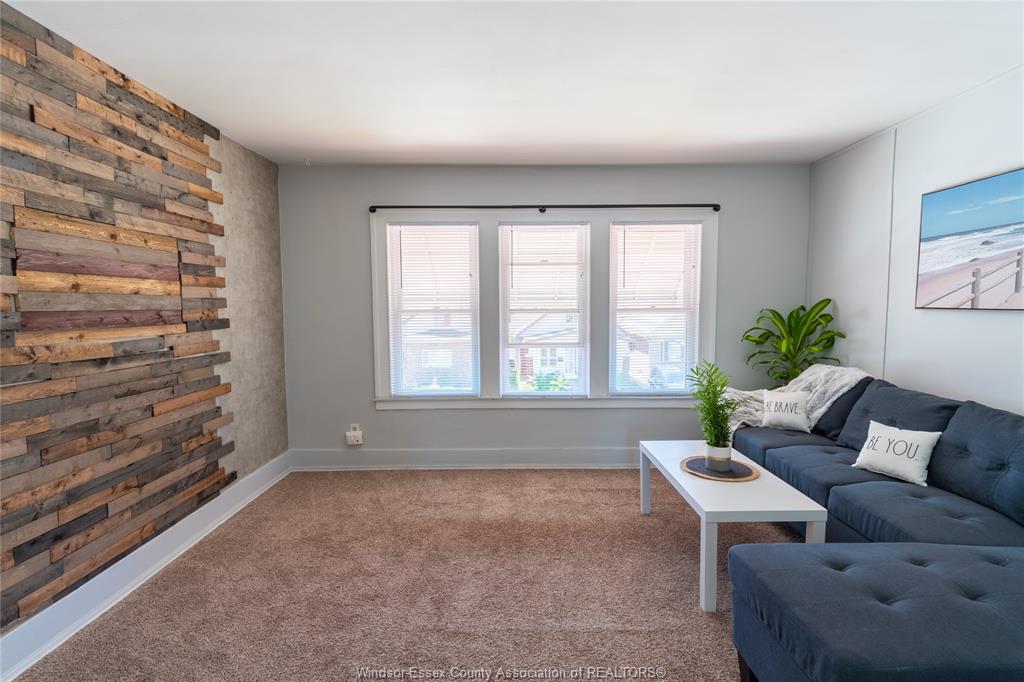 1664 Goyeau Street - Upper