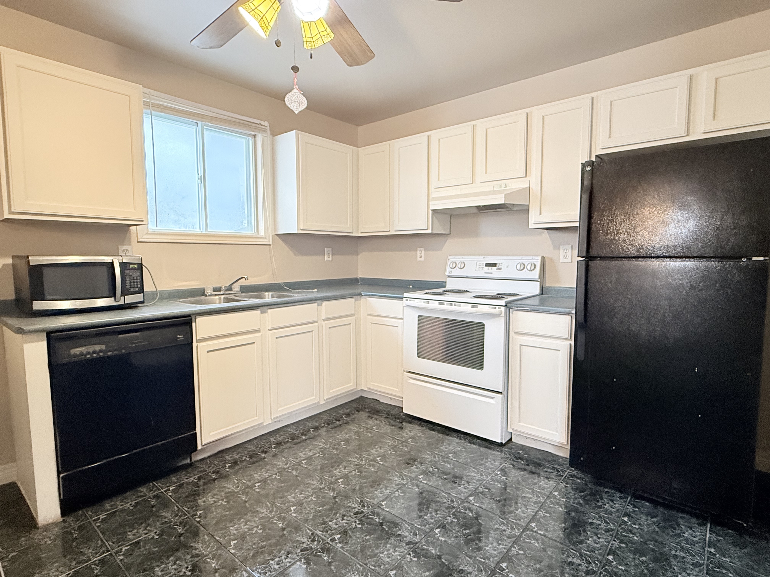 800 Cabana Road East