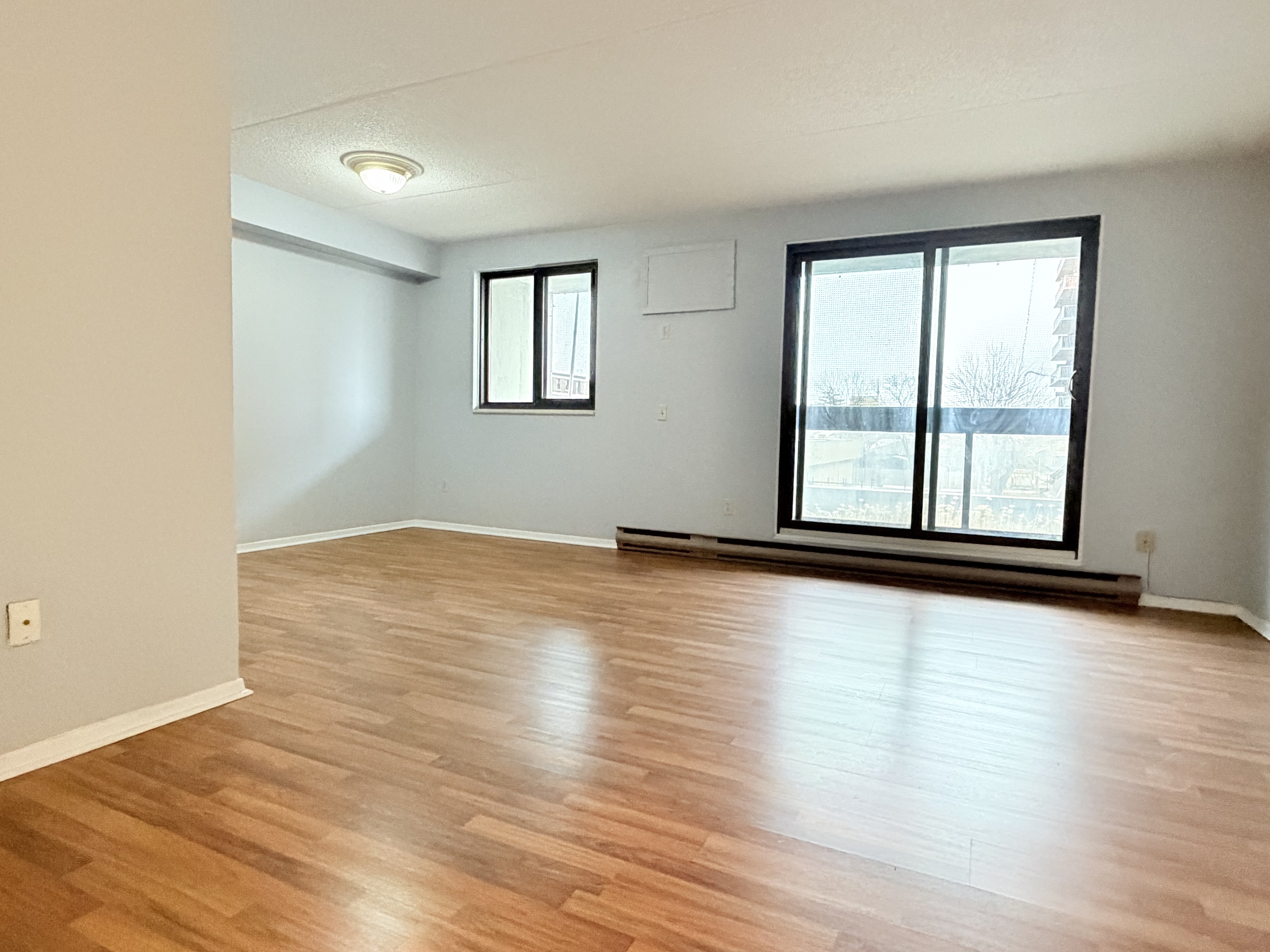 1653 Ouellette Avenue - 206