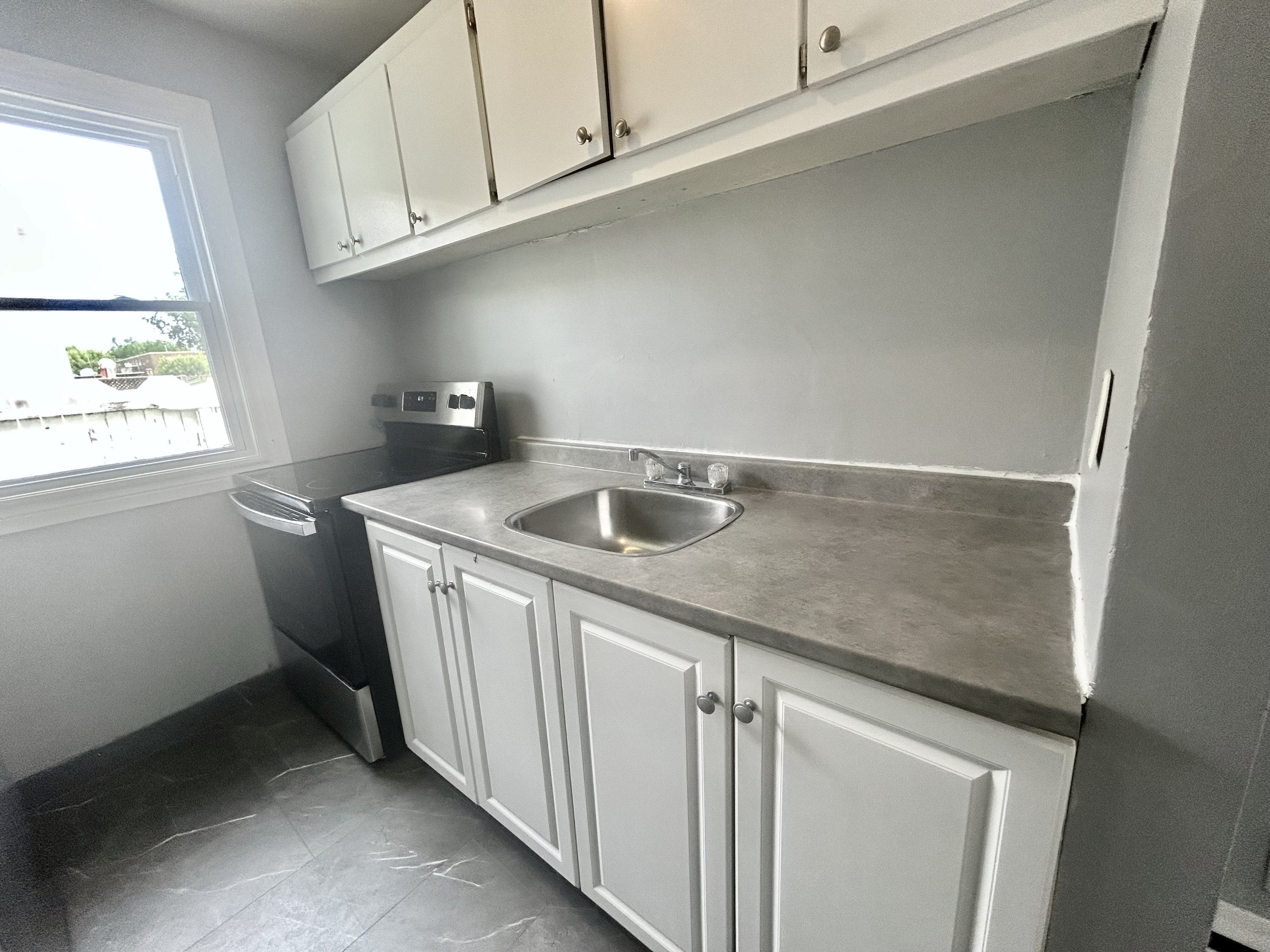 700 Indian Road North - 3