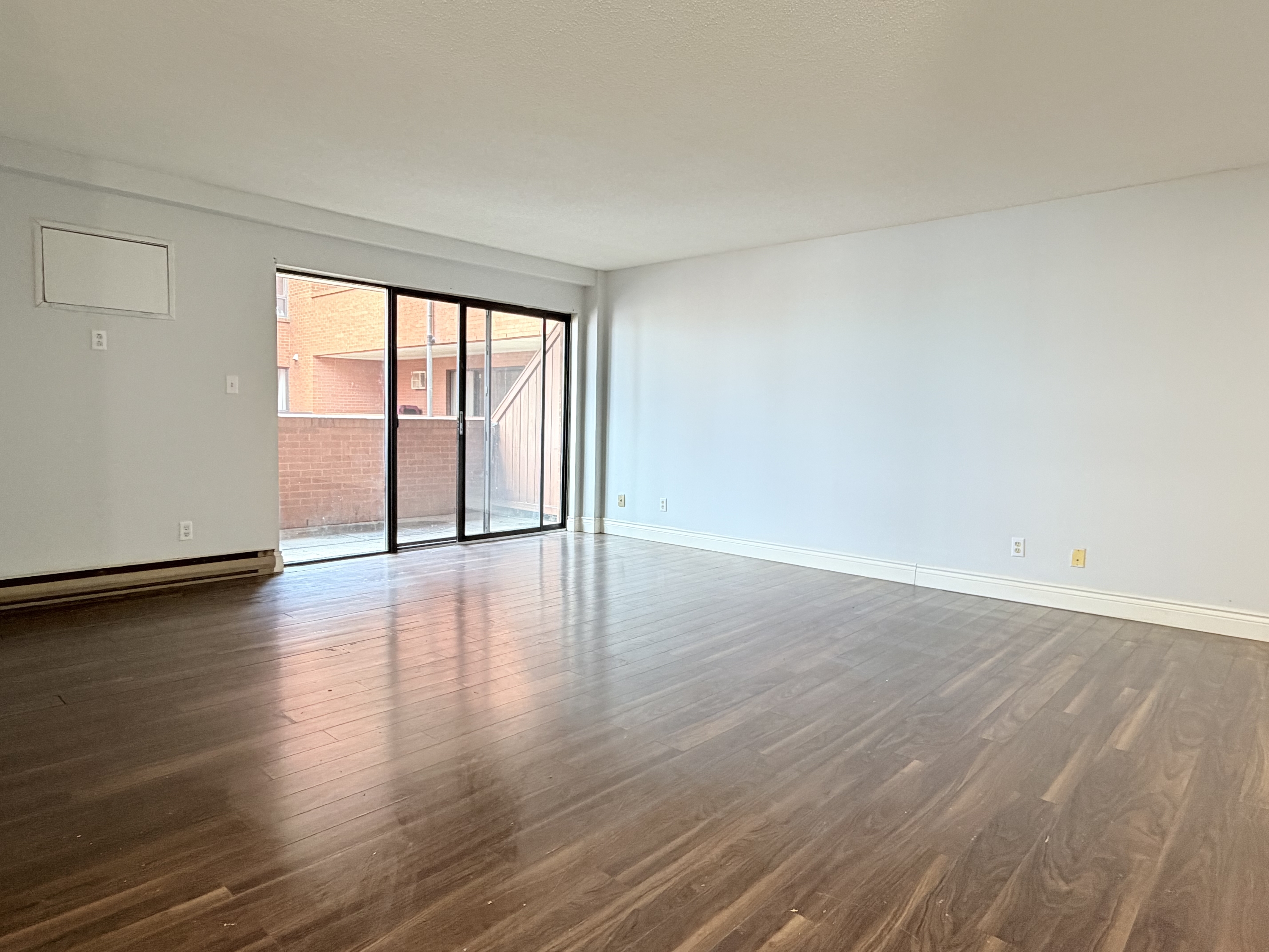 10 Pearl Street West - 106