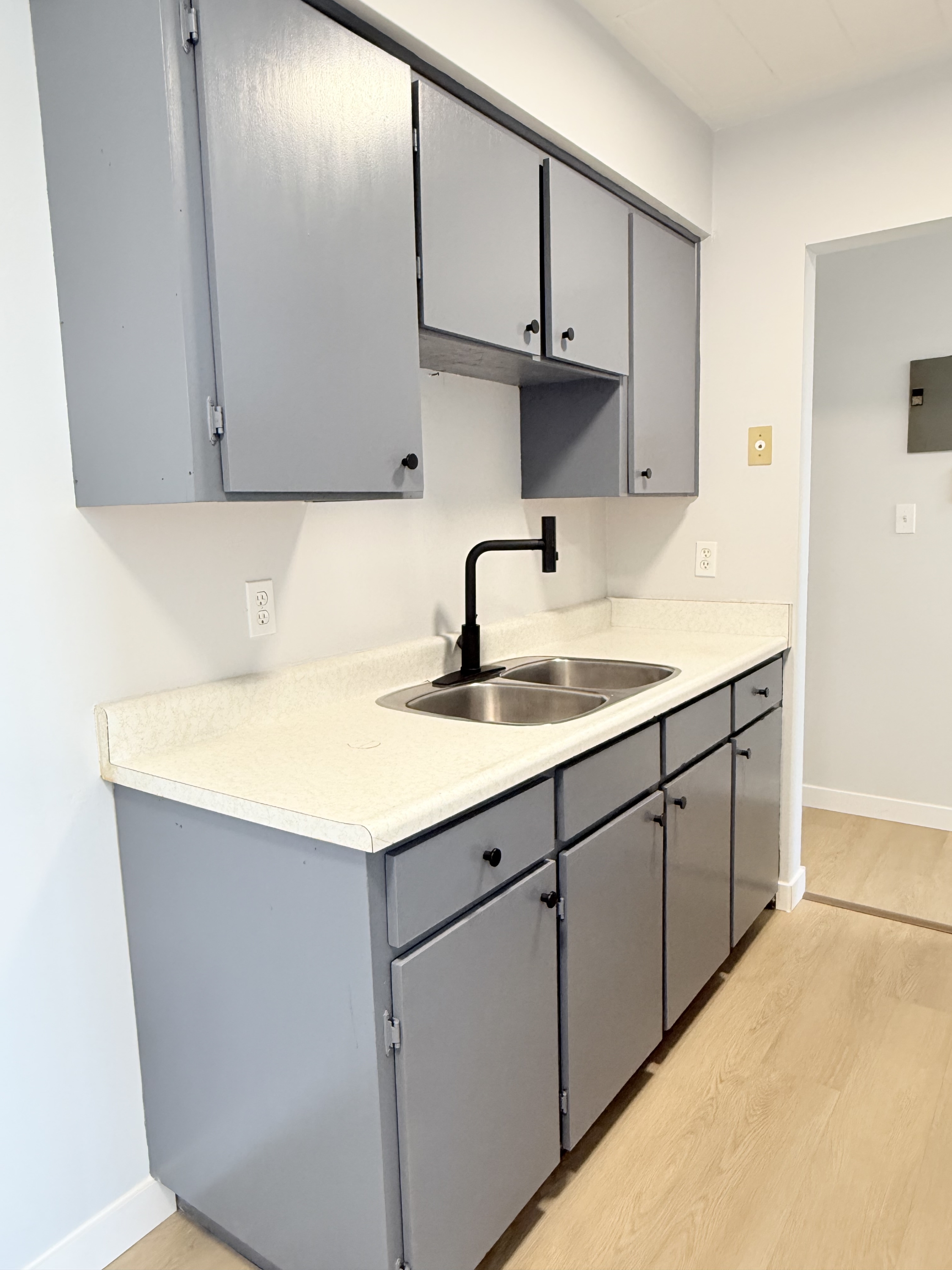 591 Wellington Avenue - 304