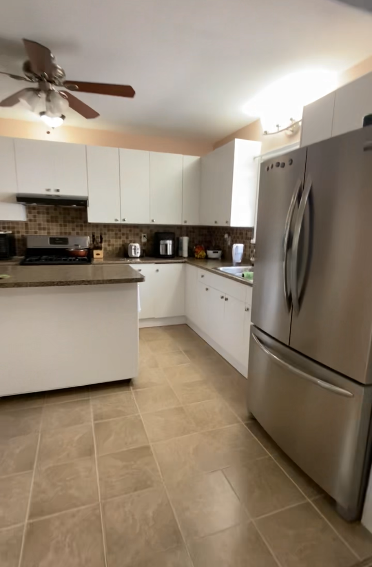 207 Kathleen Avenue - Room 1