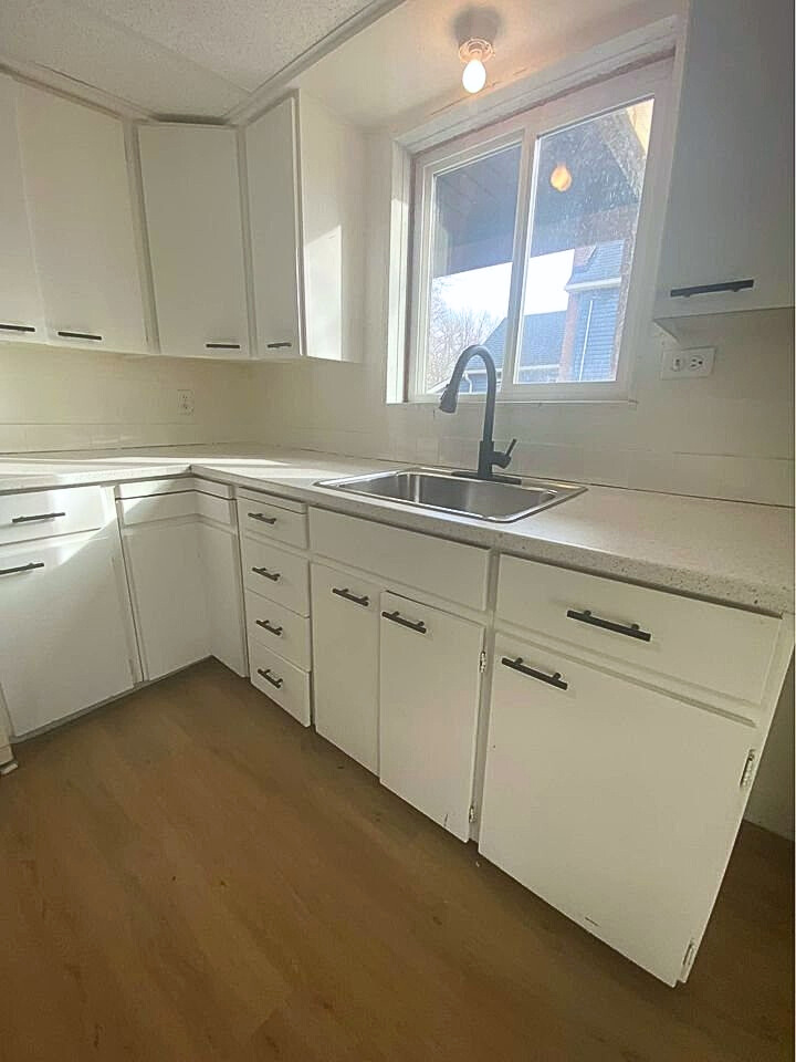 324 Vidal Street South - 1