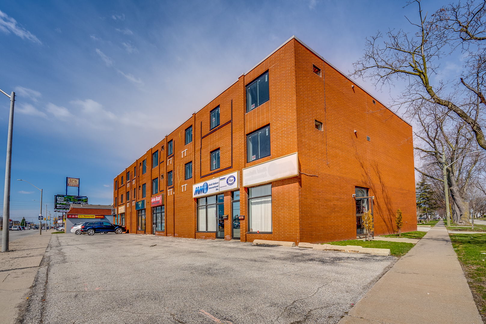 Property main image