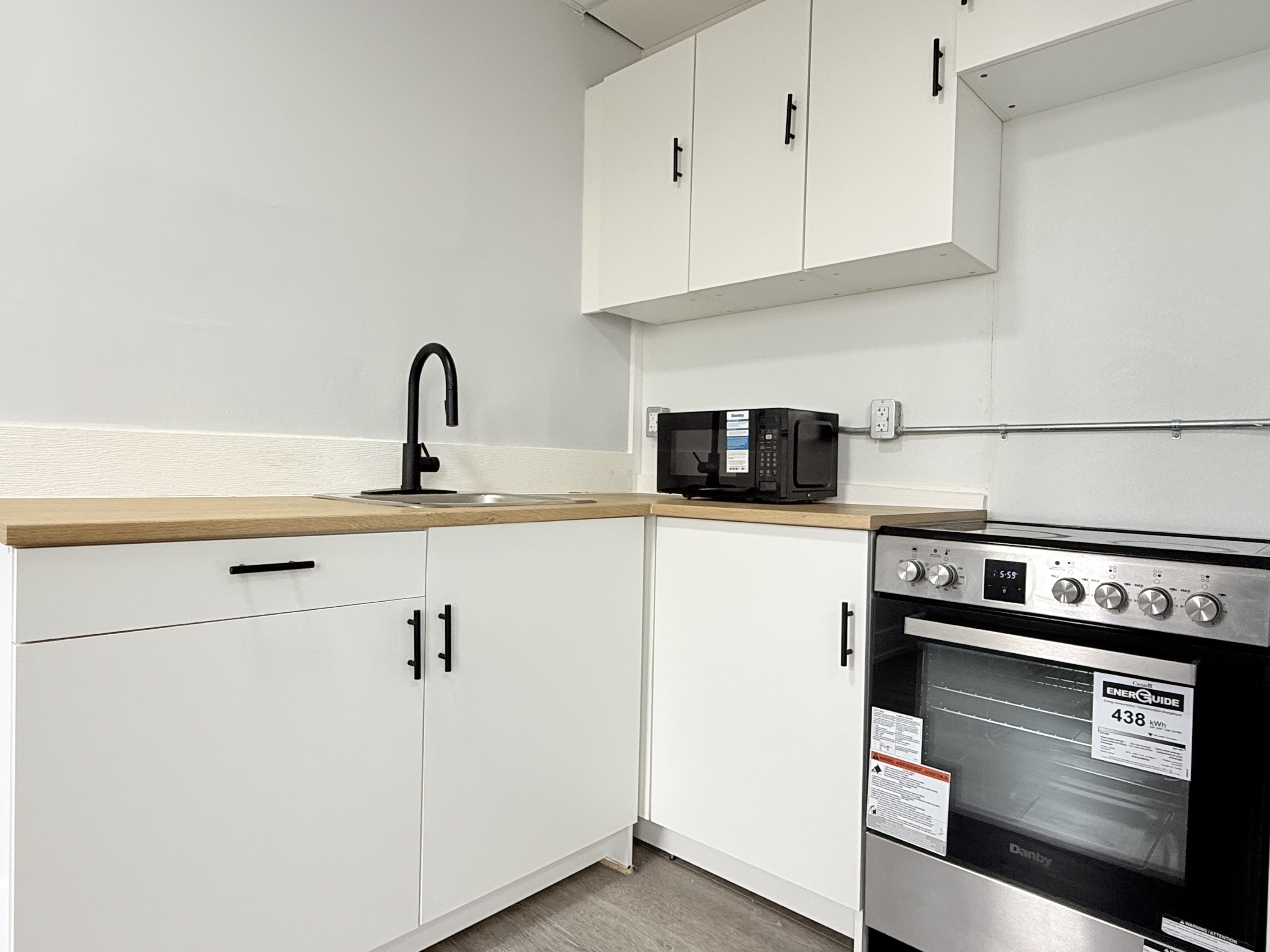 1495 Gladstone Avenue - 306