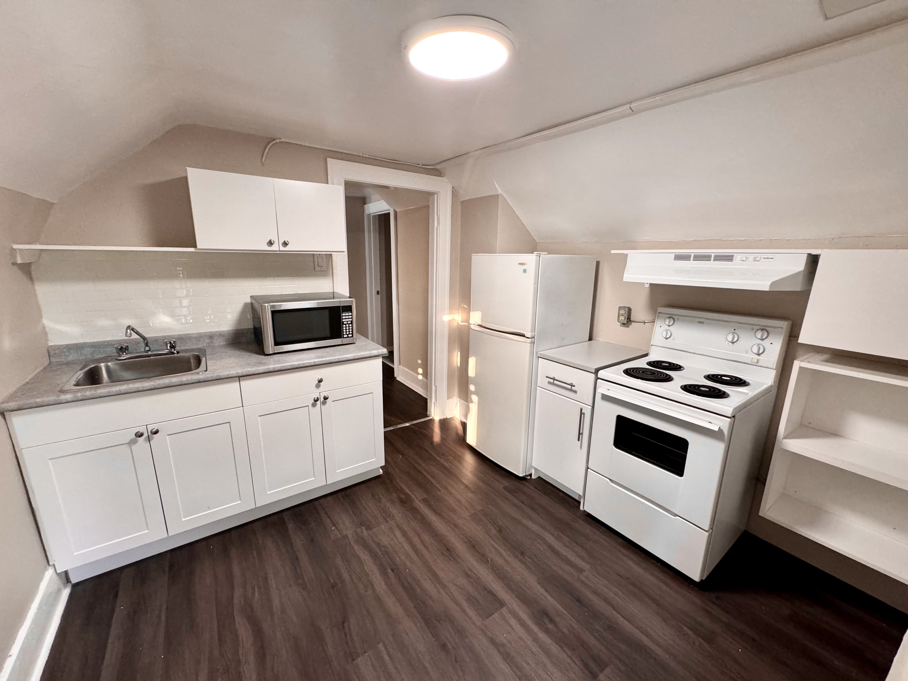 1073 Albert Road - Upper