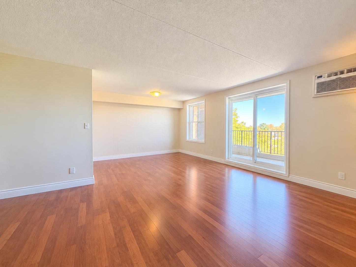 1071 McDougall Street - 406