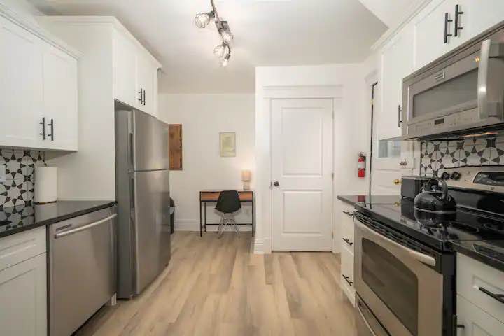 152 Essex Street - Unit B (Upper)