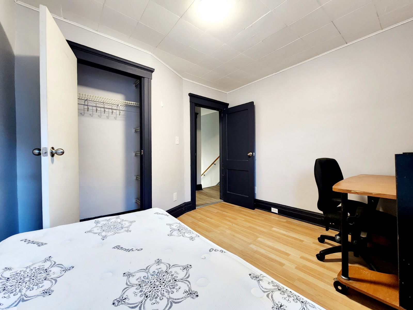 329 Randolph Avenue - Room 2-1